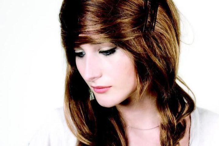 Quels sont les avantages d’une perruque en cheveux naturels ?